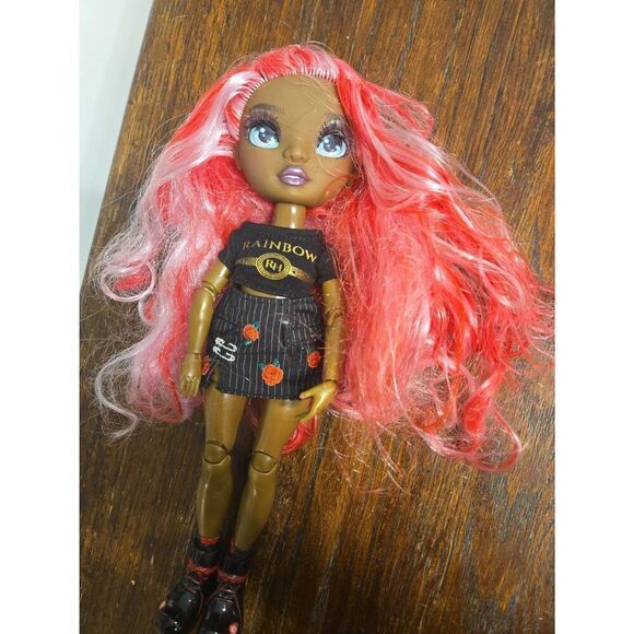 Rainbow high doll Daria Rosalyn - Picture 4 of 4